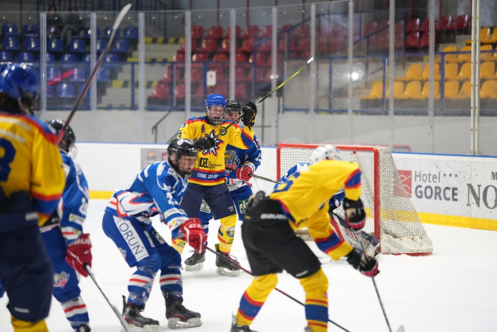 Hokej: MPJ. Wysokie loty Sokoła