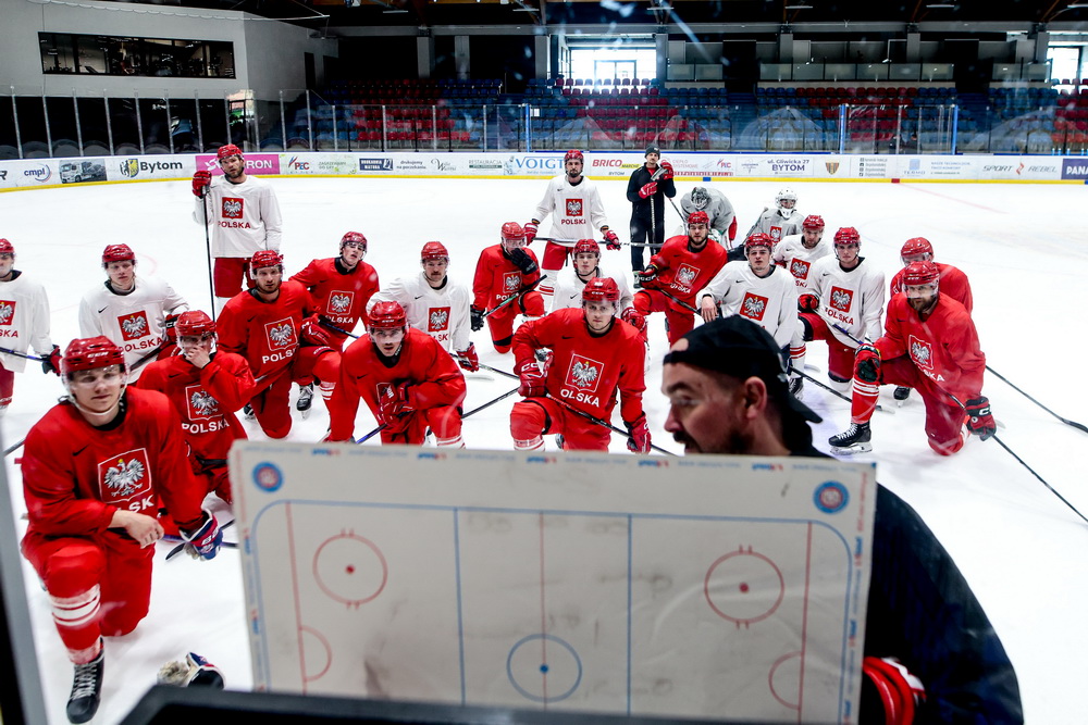 Hokej: Okrojona kadra trenuje w Bytomiu z jednym góralem